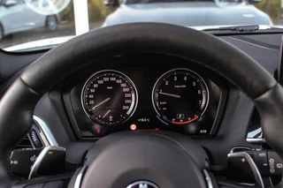 BMW 1-serie 120i Edition M Sport Shadow High Executive | 2e eigenaar | Driving Assistant | Schuif-/kanteldak | Camera | Harman Kardon | Keyless entry | LED | M sport remmen | PDC / 24