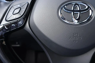 Toyota C-HR 1.8 Hybrid Bi-Tone STOEL/STUURVERW PARK-SENSOREN DODEHOEK DETECTIE LM-VELGEN BLUETOOTH CAMERA LED / 11