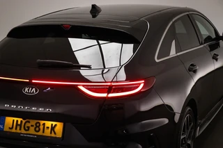 Kia ProCeed 1.5 T-GDI GT-Line | CAMERA | CLIMATE CONTROL / 22