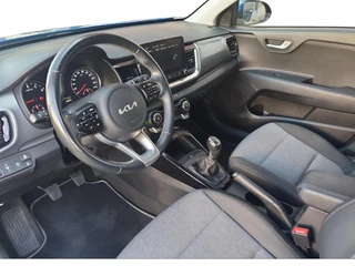 Kia Stonic 1.0T DynamicLine | Camera | Climate control | Apple Carplay / Android Auto | Cruise control | Parkeersensoren achter | Lichtmetalen velgen 16inch | / 16