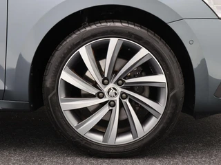 Skoda Octavia Combi 1.4 TSi 204 PK iV PHEV Business Plus | Stoelverwarming | Panoramadak | Camera | Adaptive Cruise | Head UP | 18 Inch | 95.33 Km !! / 13