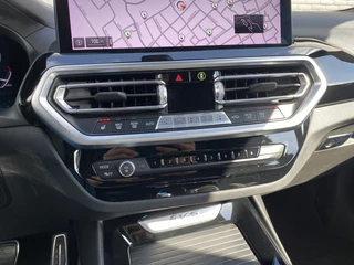 BMW iX3 M Sport High Executive 80 kWh | 1e eigenaar | dealer onderhouden | panoramadak | leder interieur | SOH accu 99.5% / 39