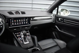 Porsche Cayenne Coupé 3.0 E-Hybrid Platinum Edition *Krijt* | Sportuitlaat | Panorama | ACC | Trekhaak | Ventilatie | Achterasbesturing | Bose | Head-Up | 22'' Wielen | / 37