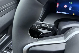 Jeep Compass 1.2 e-Hybrid First Edition | LED matrix verlichting | Panoramadak | Drive assist | Focal audio | Massage stoelen | Stoel ventilatie/verwarming | Camera's rondom / 33