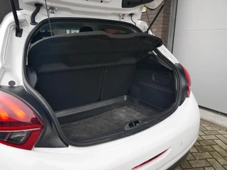 Peugeot 208 1.2 PureTech Signature Nieuwe Riem| Carplay| Stoelverwarming / 22