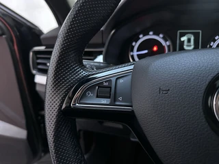 Skoda Kamiq 1.0 TSI 116pk DSG Sport Business Stoelverwarming App-Connect DAB+ / 22