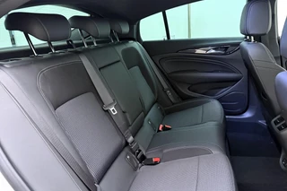 Opel Insignia Grand Sport 1.5 Turbo Business Executive | Climate Control | Camera achter | OPC Line pakket | AGR stoelen | Stoel- en stuurverwarming | Keyless Entry & Start | Navigatie / 16