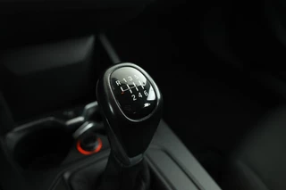 BMW 1 Serie 116d High Executive  5 Deurs hb, Navigatie, Climate / 31