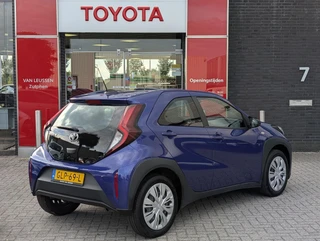 Toyota Aygo X Juniper Blue Metallic / 2