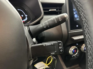 Renault Clio 1.6 E-Tech Hybrid 140 Zen CARPLAY NAVI CRUISE. / 22