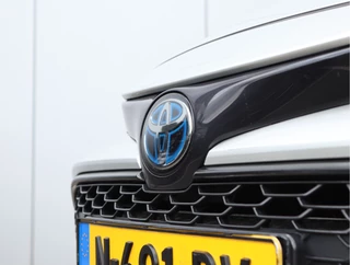 Toyota Corolla Touring Sports 1.8 Hybrid Business  | Navigatie | Stoelverwarming / 9