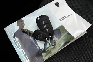 Peugeot 208 1.2 Hybrid 110 e-DCS6 Allure Navigatie Achteruitrijcamera Apple CarPlay / 25