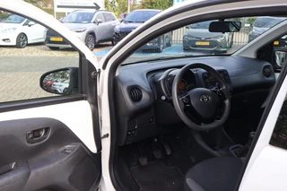 Toyota Aygo 1.0 VVT-i x-fun NL-AUTO AIRCO / 5