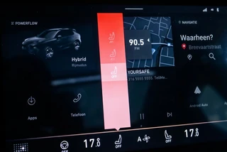 Lynk & Co 01 1.5 PHEV 262PK Stuurverwarming | Pano | Zwarte hemel | 360° Camera / 21