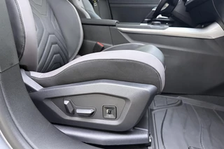 Jeep Compass First Edition 74 kWh | DEMO | Lederen bekleding | Massagestoelen | | Panoramisch Schuifdak | Stoelventilatie en verwarming | Keyless | Climate control | Draadloze telefoonlader / 16