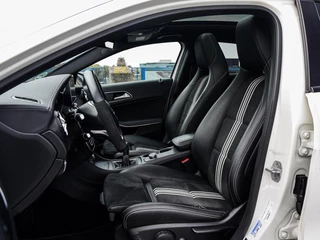 Mercedes-Benz A-klasse 180 d AMG White Art Edition Panoramadak Camera LED Stoelverwarming Sfeerverlichting Apple CarPlay/Android Auto Dealeronderhouden / 12