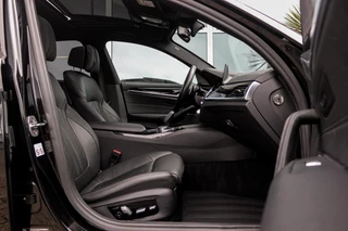 BMW 5-serie M550d xDrive High Executive | 2e eigenaar | Driving Assistant Plus | Innovation pakket | Stoelverwarming & -ventilatie | Stuurverwarming | Harman-kardon | 360 camera / 15