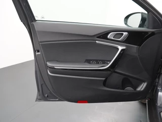Kia XCeed 1.5 T-GDi DynamicPlusLine 160pk  Airco - Apple Carplay/Android Auto - Cruise Control - Verwarmde Voorstoelen - Dodehoekdetectie Fabrieksgarantie tot 03-2031 / 22