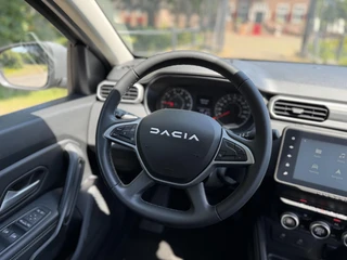 Dacia Duster 1.3 TCe 150 Extreme | Automaat | Keyless | Camera | CarPlay |Cruise | / 9
