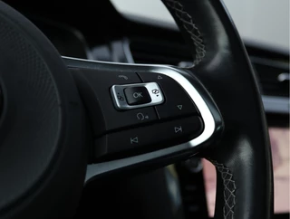 Volkswagen Golf 1.0 TSI Highline R-line  | Panoramadak | Camera | Virtual | LED / 38