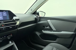 Citroen C4 1.2 Hybrid 145pk Collection Verwarmde Voorruit l Stoelverwarming l Full-LED l TomTom Navigatie l Wireless Apple Carplay & Android Auto l Camera l Parkeersensoren l Lichtmetalen Velgen l Climate Control l Adaptive Cruise Control / 31