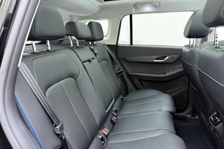 Jaecoo 5 EV Exclusive 61 kWh | Panoramadak | LED verlichting | Camera's rondom | Lederen bekleding | Stoelverwarming/ventilatie | Drive assist | Sfeerverlichting / 19