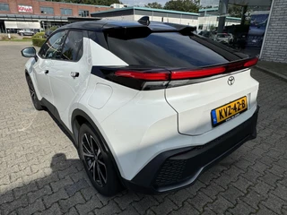 Toyota C-HR 2.0 PLUG-IN HYBRID 220 FIRST EDITION STOEL/STUURVERW BLIND-SPOT PARK-SENSOREN NAVI APPLE/ANDROID EL-ACHTERKLEP 18" LM-VELGEN / 4