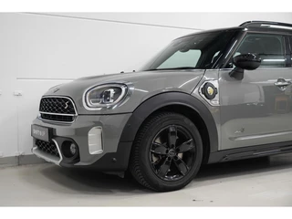 MINI Countryman 1.5 Cooper S E ALL4 Panoramadak | Harman Kardon | Head Up | ACC / 32