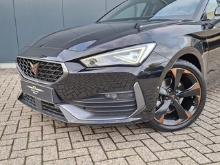 Cupra Leon 1.5 eTSI Business Intense AUT.* Navigatiesysteem * Elektrische stoelen met memory * Parkeercamera * / 28