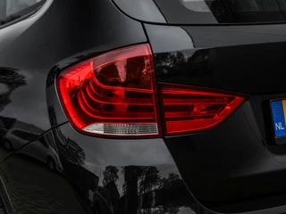 BMW X1 SDrive18i M-sport | Panoramadak | Leder | Xenon | Navi | Harman&Kardon | Stoelverwarming | Climate control / 21