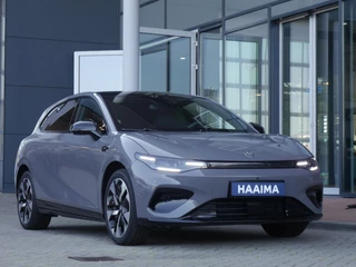 Leapmotor B05 ProMax Design 67.1 kWh | Op bestelling leverbaar | Panoramadak | Elektrisch verstelbare stoelen | Stuurwiel verwarming | Apple carplay/Android auto | Sfeerverlichting | Regensensor | Privacyglas | 19 inch lichtmetalen velgen / 2