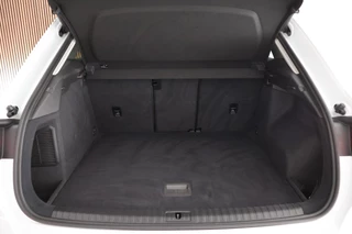 Audi Q3 45 TFSI e 245pk S-Tronic Pro Line Trekhaak Sportstoelen Stoelverwarming ACC Virtual Cockpit Navigatie / 45