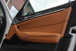 BMW 5-serie Touring 540i xDrive High Executive Luxury-Line | 1e eigenaar | Achterasbesturing | Cruise control adaptief | Apple carplay | Adaptief LED | DAB | Panoramadak | HiFi audio / 39