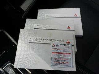 Mitsubishi Outlander 2.0 PHEV Pure / 24