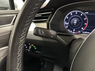 Volkswagen Passat Variant 1.5 TSI Highline NAVI CARPLAY CRUISE LM ECC. / 22