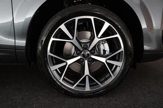 Audi Q3 1.5 272pk e-hybrid S edition Trekhaak Camera Keyless Panoramadak Stoelverwarming Virtual Cockpit Navigatie 2x S-Line / 49