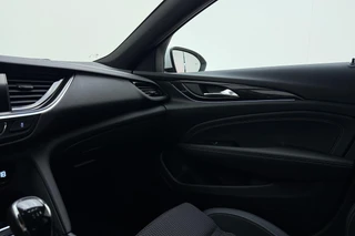 Opel Insignia Grand Sport 1.5 Turbo Business Executive | Climate Control | Camera achter | OPC Line pakket | AGR stoelen | Stoel- en stuurverwarming | Keyless Entry & Start | Navigatie / 29