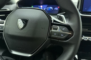 Peugeot 2008 1.2 Hybrid 145 Allure | Climate & Cruise Control | Parkeersensoren voor + achter | AppleCarplay/Android Auto | / 19