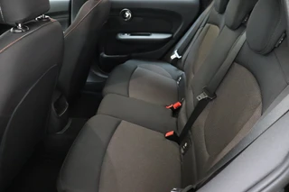 MINI Clubman Cooper Business  / Navigatiesysteem / Bluetooth / Airconditioning / Audio / 17 Inch / Cruise Control / 14