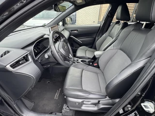 Toyota Corolla Cross 2.0 HYBRID 184PK FIRST-EDITION BLIND-SPOT EL-ACHTERKLEP LM-VELGEN KEYLESS PARK-SENSOREN STOELVERW DRAADLOOS-LADEN AD-CRUISE BLUETOOTH / 10
