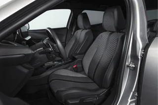 Peugeot 2008 1.2 PureTech 130 PK Allure - Automaat  | Dig. Cockpit | Adapt. Cruise | Stoelverw. | PDC | Camera | App. Connect | ECC | LM 17" | / 7