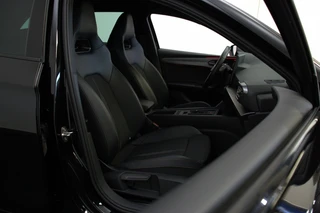 CUPRA Leon Sportstourer 1.4 e-Hybrid Navigatie | LED | 18 inch | Stuurverwarming | / 18