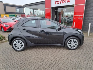 Toyota Aygo X PLAY / 5