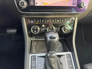 Škoda Superb Combi 1.4 TSI iV AUTOMAAT * Navigatiesysteem * ParkeerCamera * Elek. achterklep * / 29