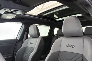Jeep Compass First Edition 74 kWh  Panoramadak 360 Camera Massage / 9