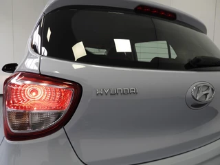 Hyundai i10 1.0i Comfort Smart Pack NAVI/AIRCO/CRUISE/PDC! / 24