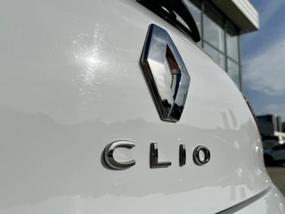 Renault Clio 1.0 TCe 90 Evolution  | Lichtmetaal | Parkeersensoren | Dodehoek | Navigatie | Airco | Cruise Control | Chrome Pakket | Elektrische Ramen | Getint Glas | NL Auto | BTW Auto | Apple CarPlay/Android Auto / 44