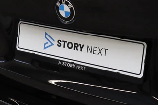 BMW 3 Serie Touring 330i High Executive M Sport Pakket Automaat  / Navigatie Professional / Panoramadak / Leder  / Trekhaak / Parkeersensoren voor+achter / Comfort Acces / Head-Up Display / Stoelverwarming / Achteruitrijcamera / Hifi / 19 Inch / Chrome Line / 11