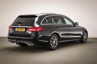 Mercedes-Benz C-Class Estate 200 Premium Plus / 2