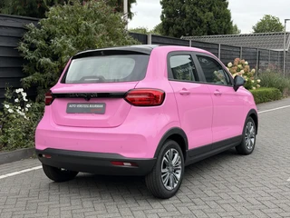 Leapmotor T03 Design 37.3 kWh 95PK Automaat Roze Wrap, Navigatie, Camera achter, Parkeerhulp achter, Audio, Keyless Start, Lichtmetalen velgen / 7